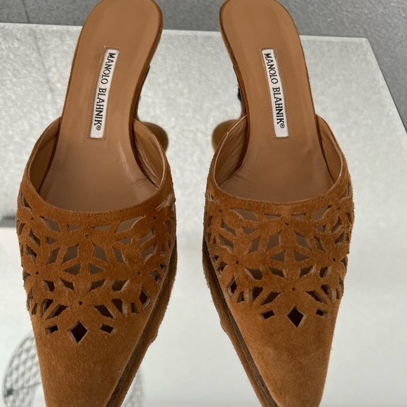 Brown Monolo Blahnik heels - Picture 2 of 3